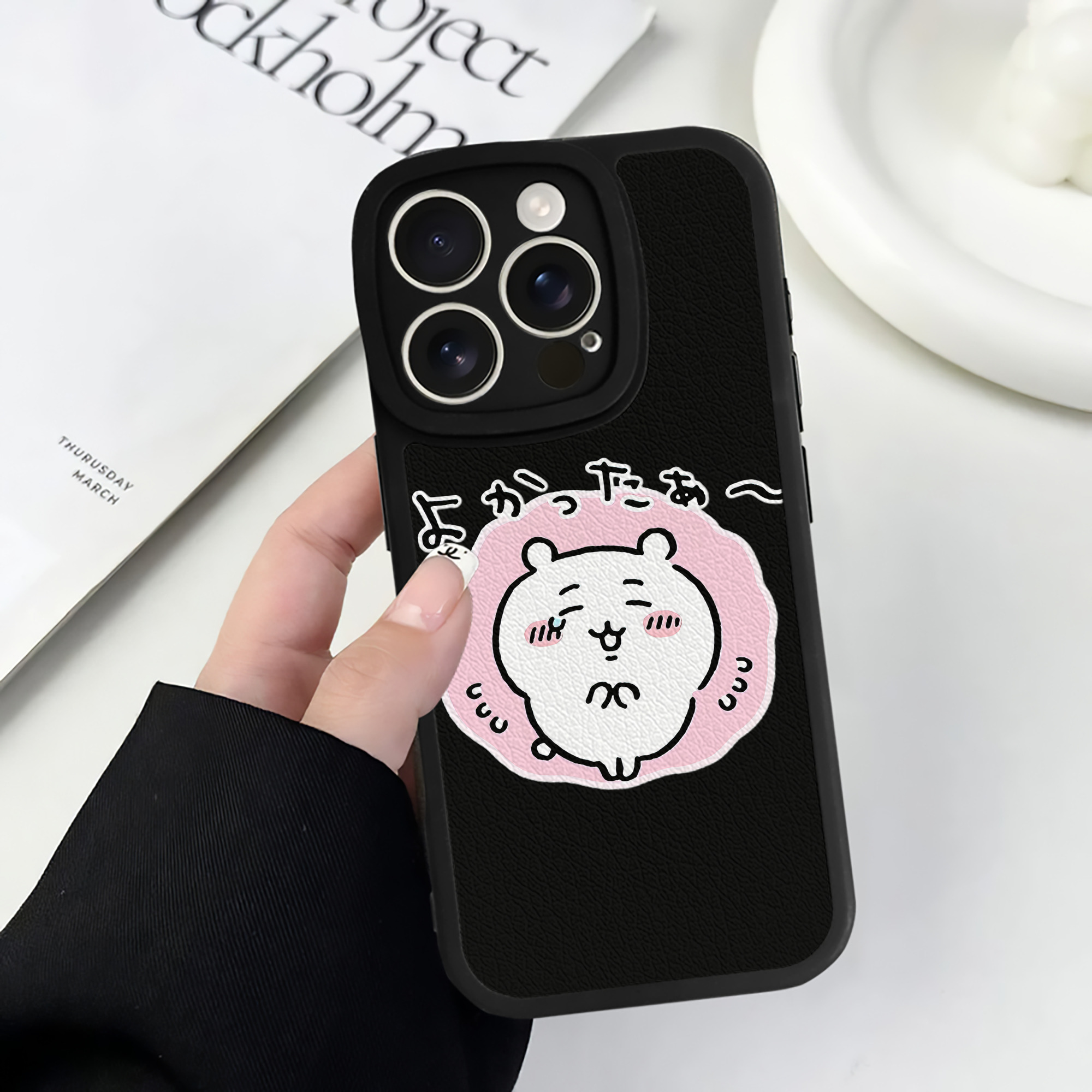 （画像用） ちいかわ ちいかわ Chii-kawa chiikawa 【iPhone 16シリーズ対応】シリコンスマホケース（レザー調） 材質：シリコン